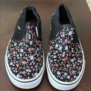 Women’s Vans Asher Ditsy Floral Black Floral Slip-On Sneakers size 8.5